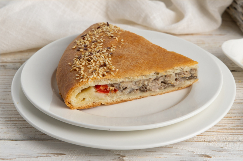Пирог с мясом и баклажаном 1,5 кг.