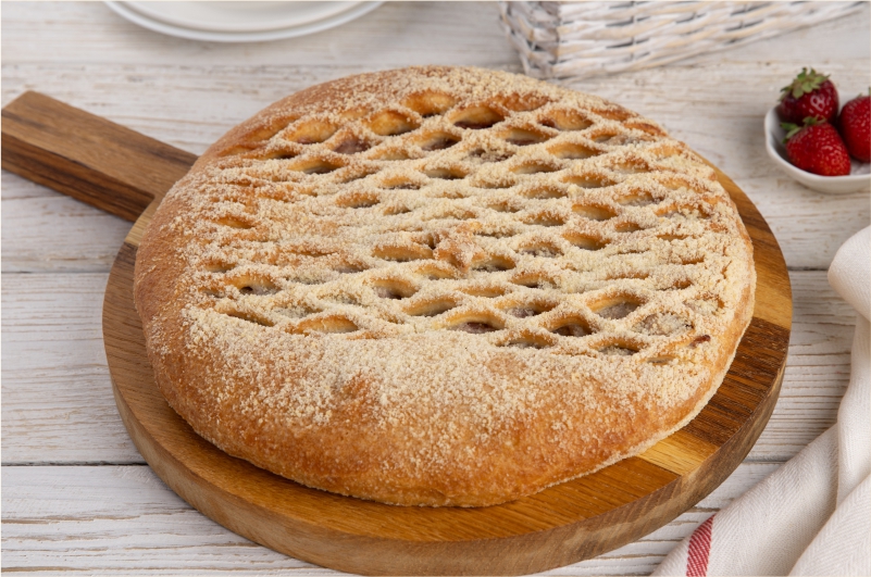 Пирог с бананом и клубникой 1,5 кг.